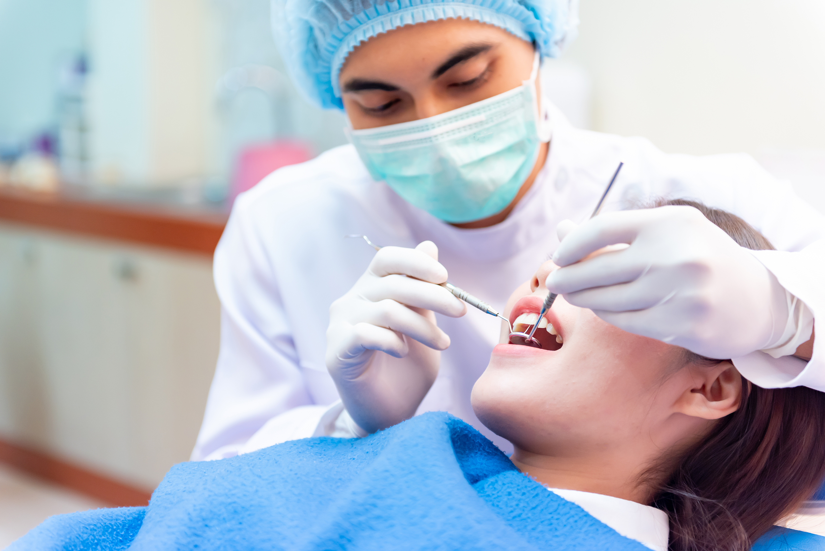 Dental Veneers and Dental Laminates Dental Veneers and Dental Laminates